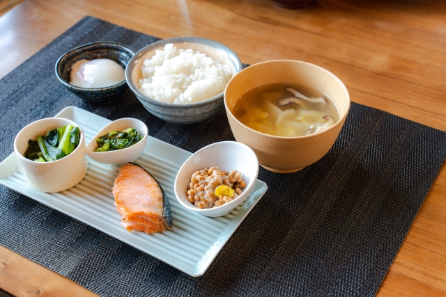 朝食